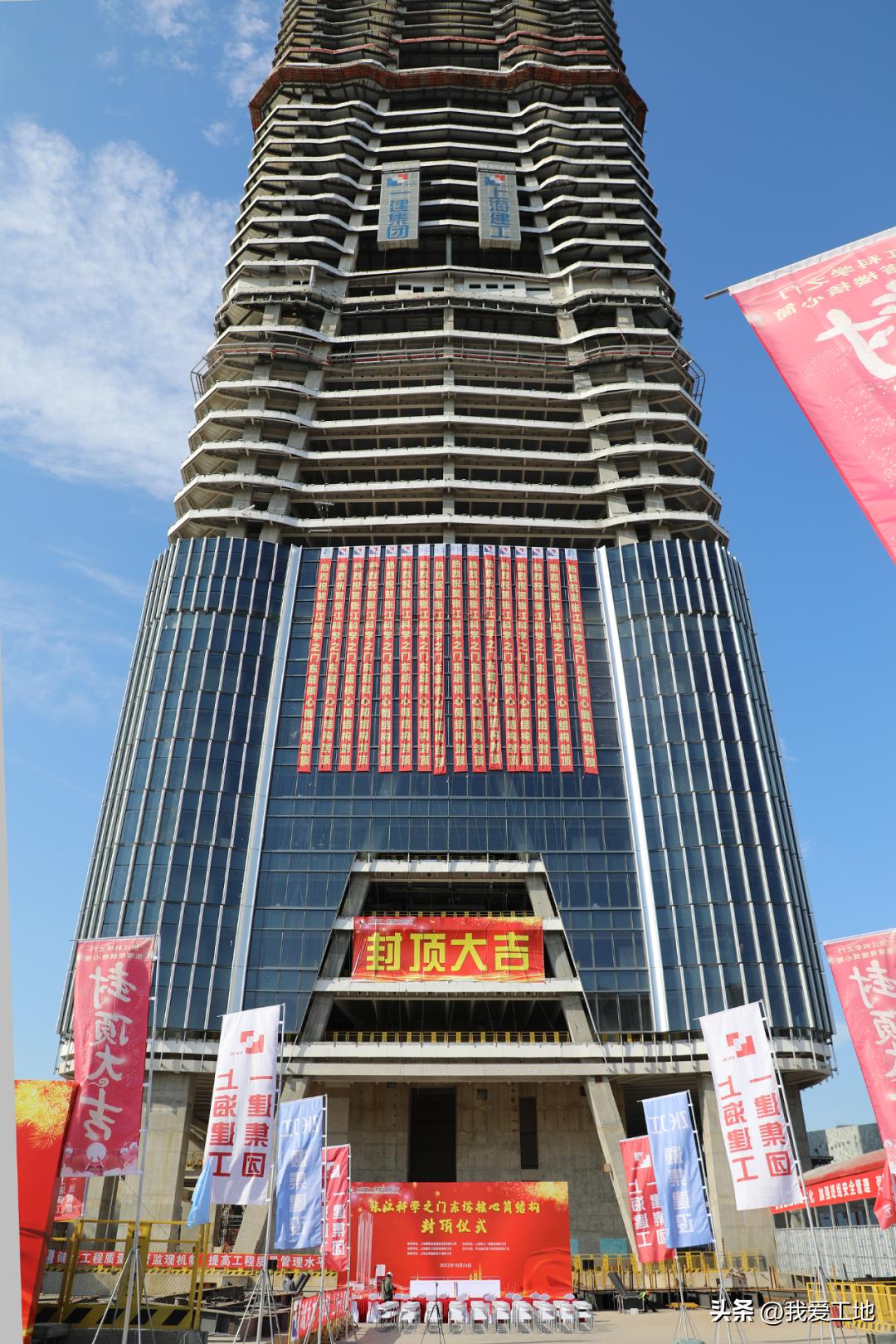 2025免费资料精准一码,探索未来之门，2025免费资料精准一码